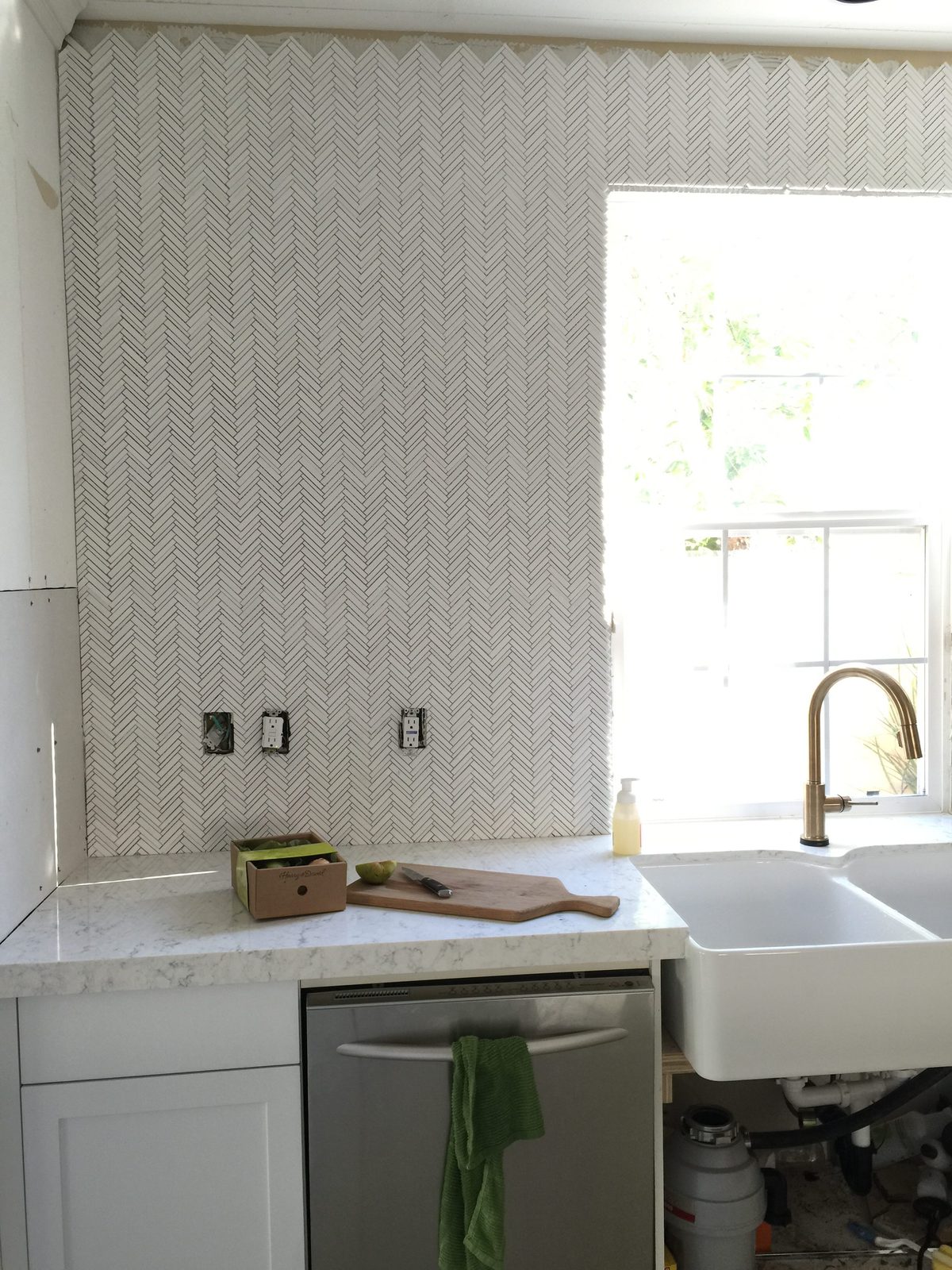 Kitchen Reveal! tile backsplash