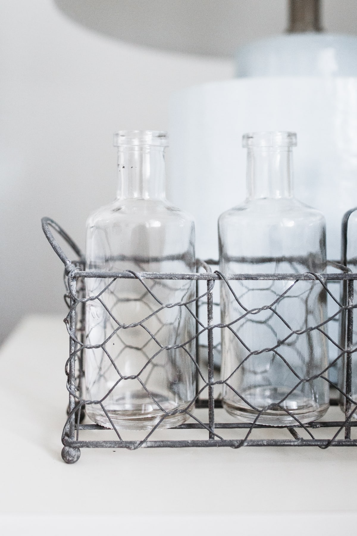 Wire Holder with 5 Glass Vases