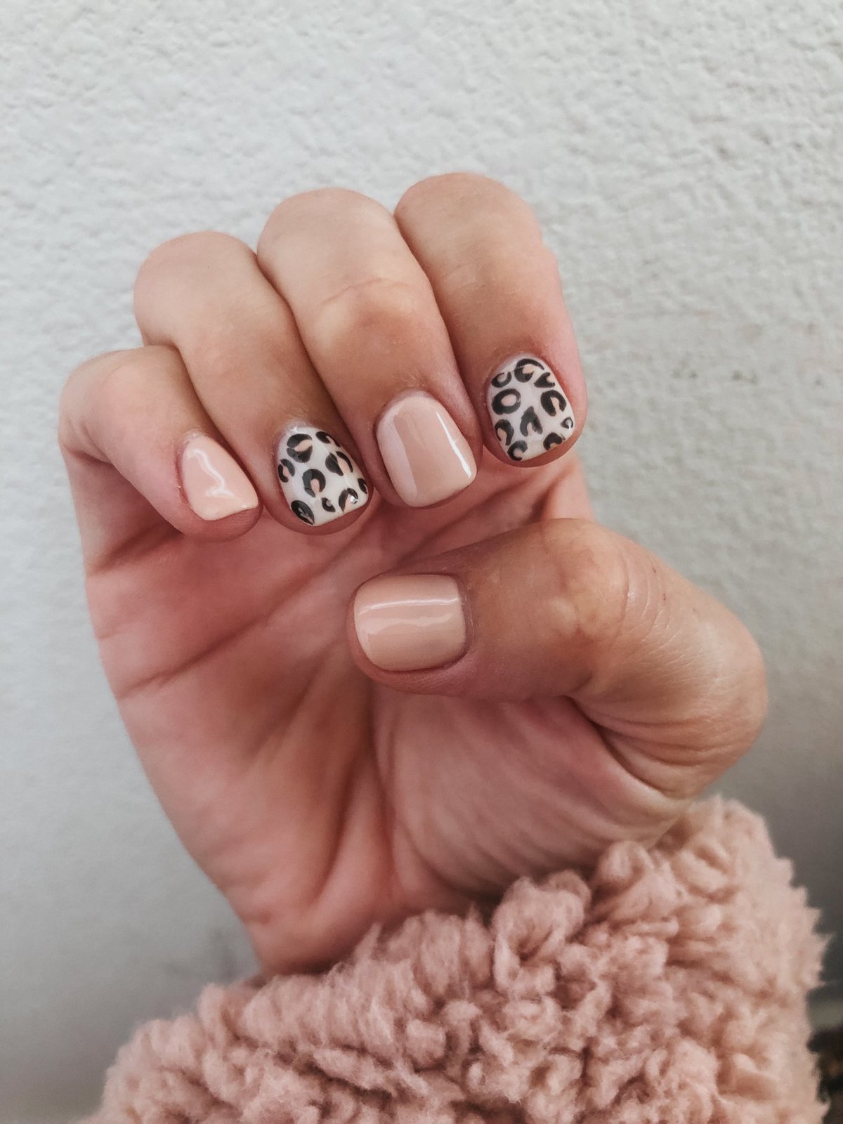 fall leopard nails