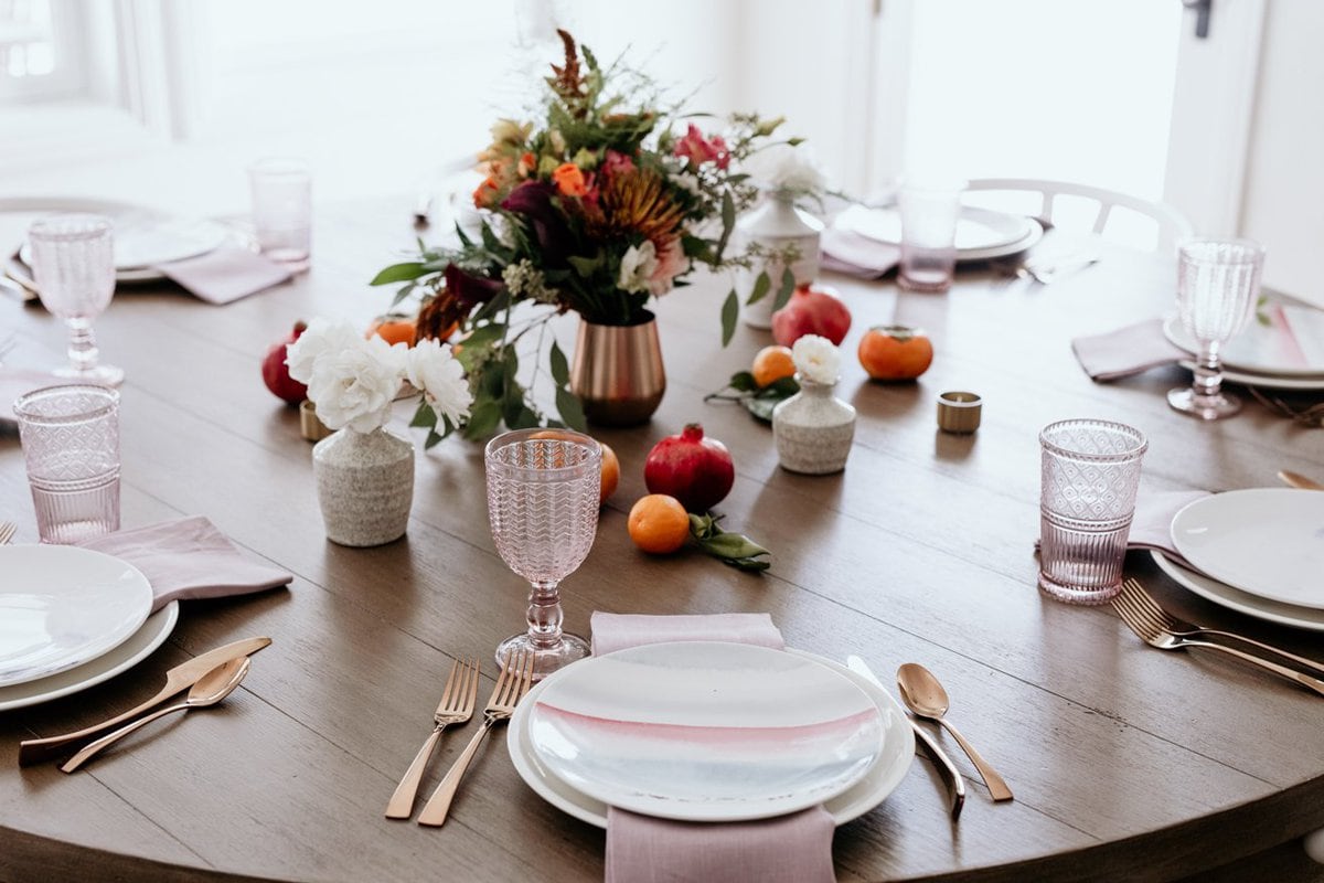 dinner table thanksgiving