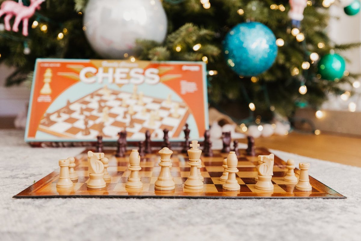 kids presents chess set