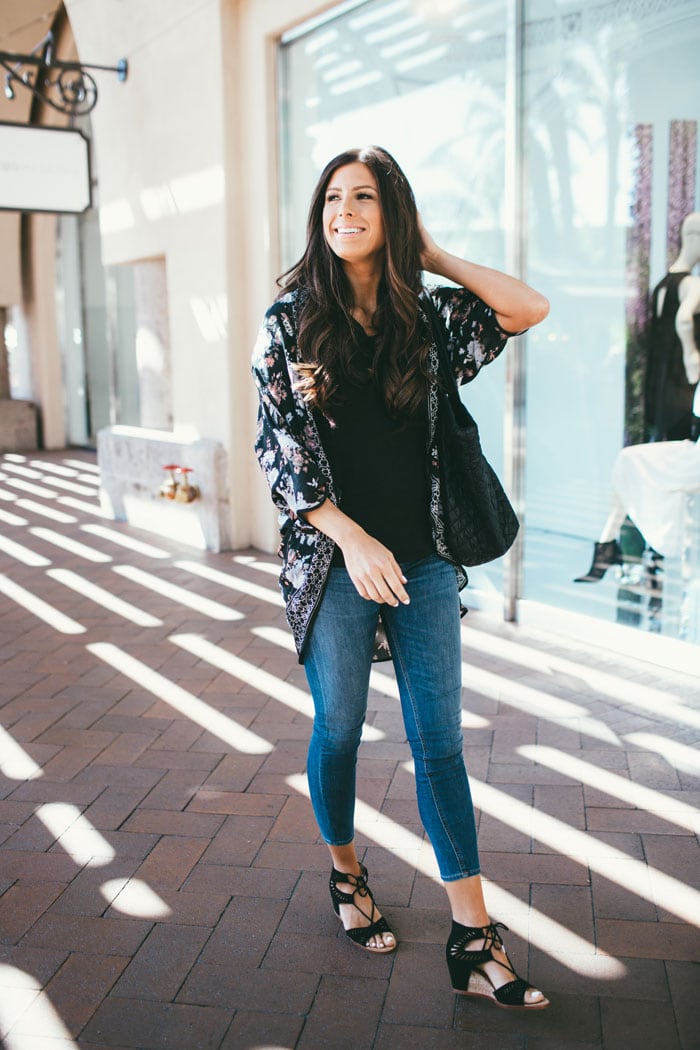 black floral kimono - the perfect layering piece for warmer weather!