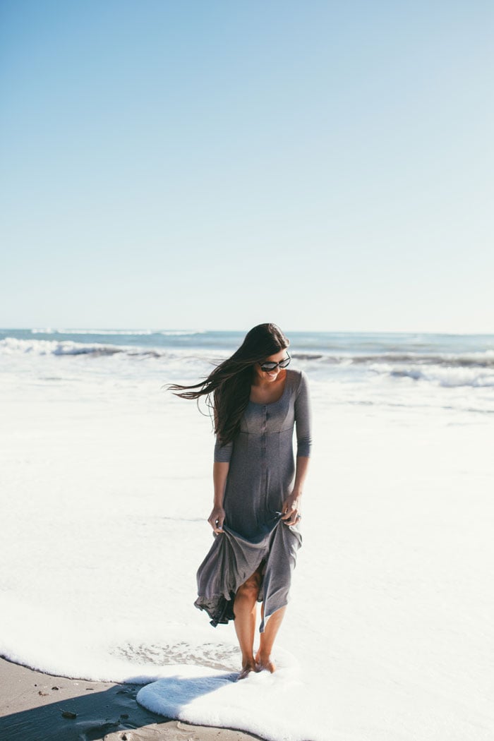 the prettiest, soft button-down gray dress. perfect for a casual beach day in the spring or a date night dressed up with some wedges and a cute bag!