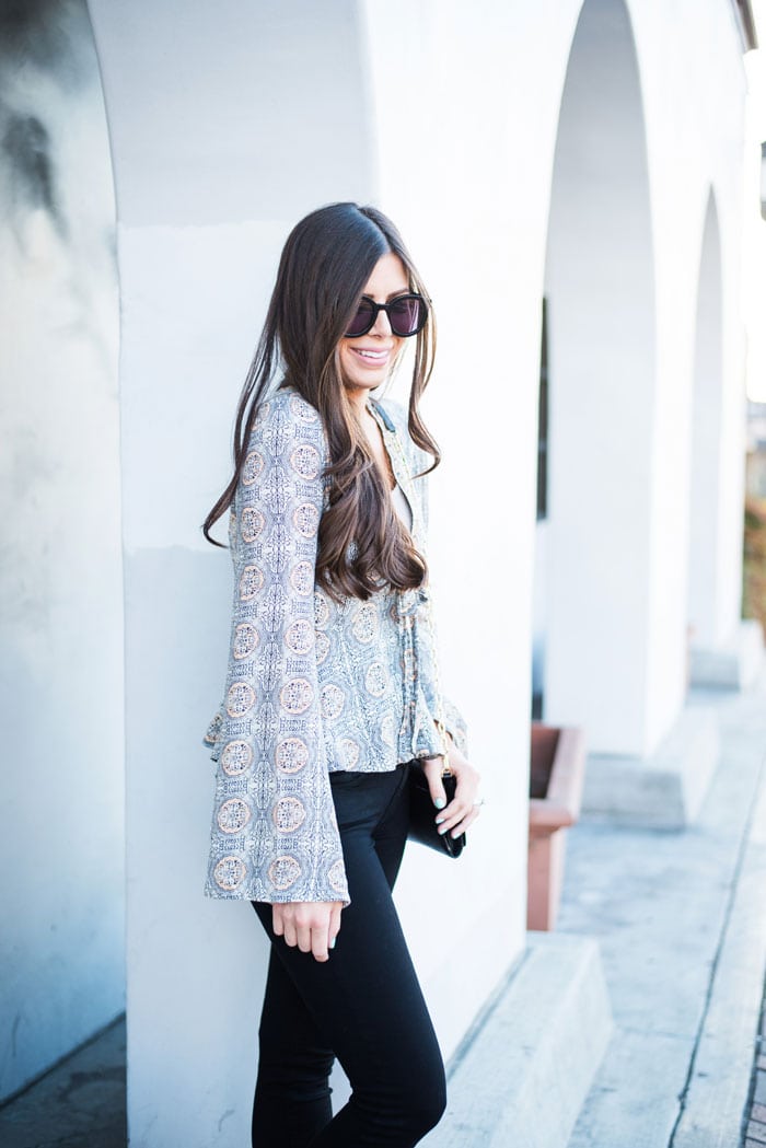 Prettiest bell sleeve top! So perfect for spring and summer styles. I love these classic sunnies too.