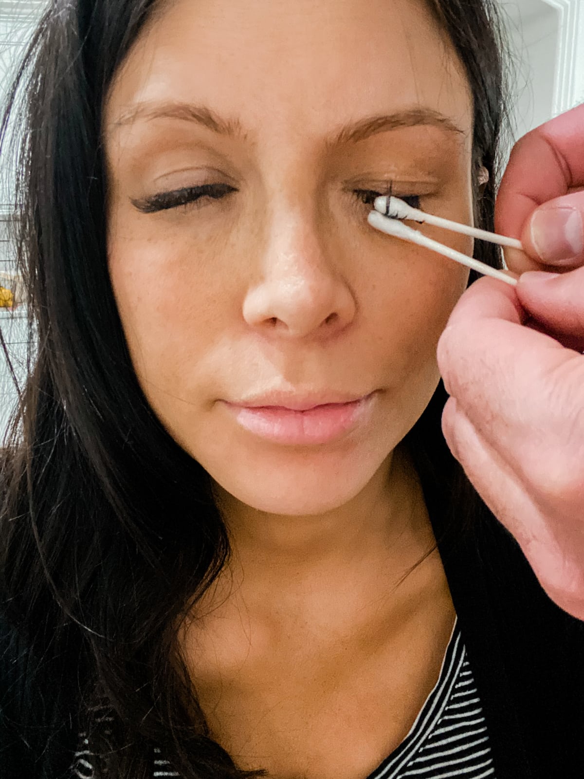 how to remove eyelash extensions at home