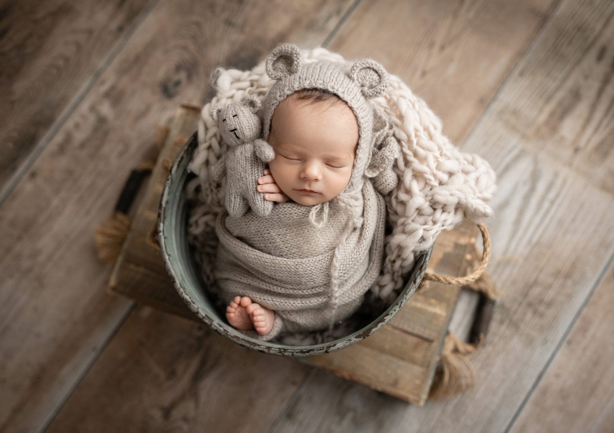 newborn baby poses