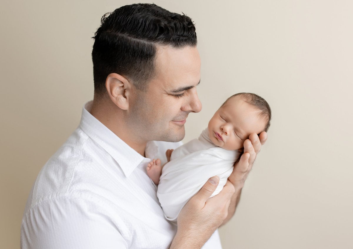 newborn and dad photos