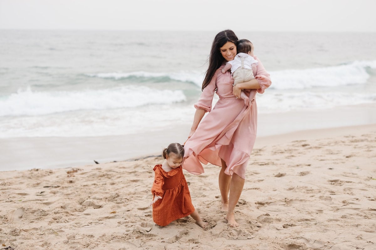 mother and children beach photos