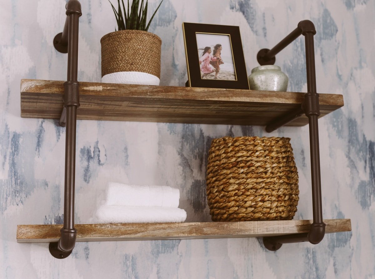 how to style floating shelves 