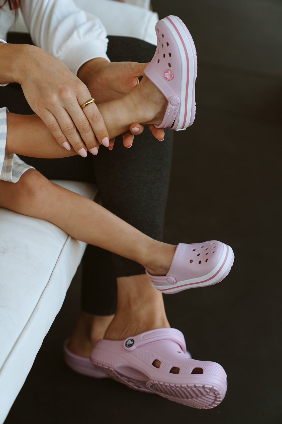 little girl pink crocs