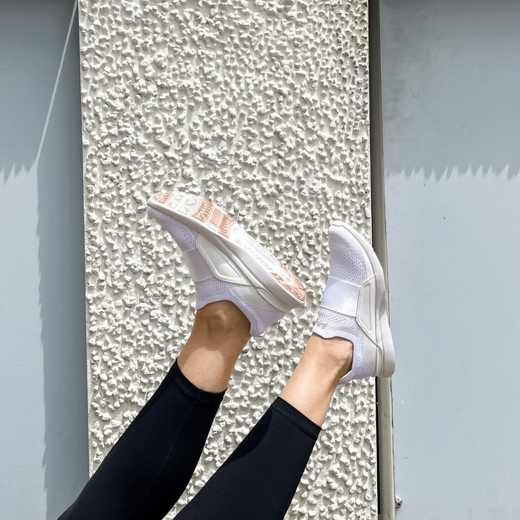 APL shoes