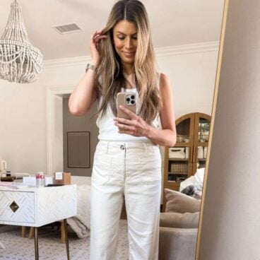 Corrine-wearing-white-linen-pants-colette-1