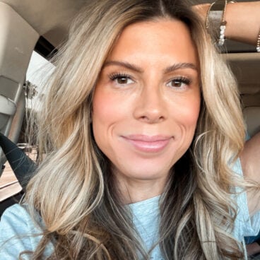 Corrine curly hairstyle