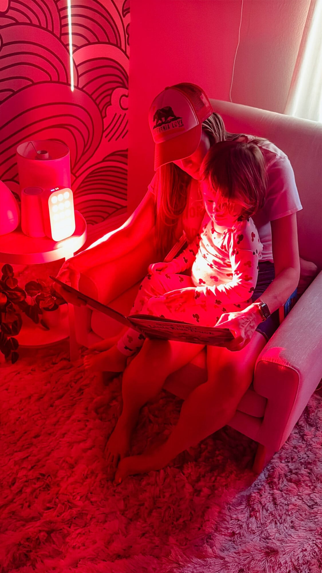 Using the Lumebox for at-home red light therapy on the face