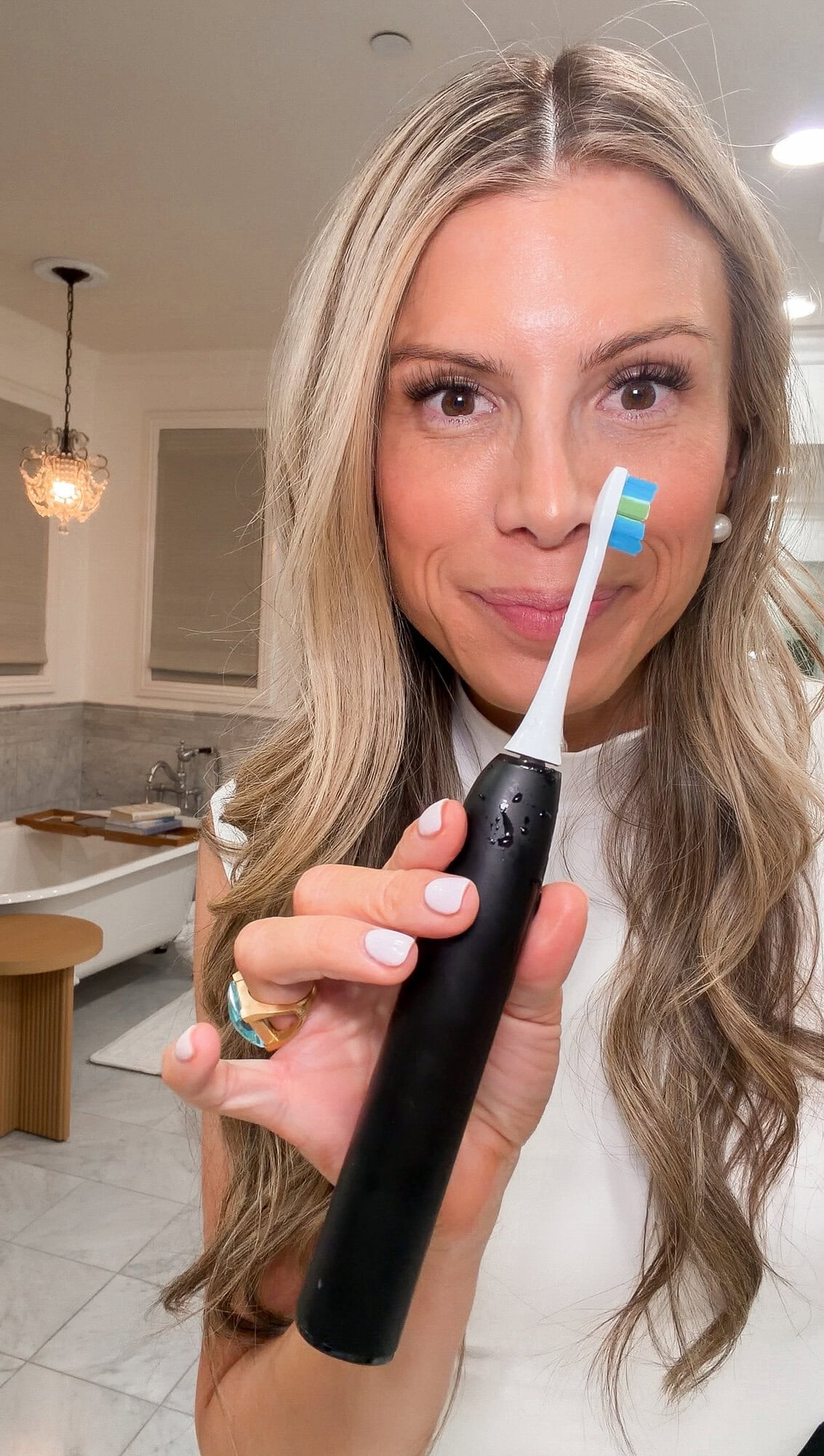 AuraGlow Sonic Electric Toothbrush review by Corrine of Mint Arrow