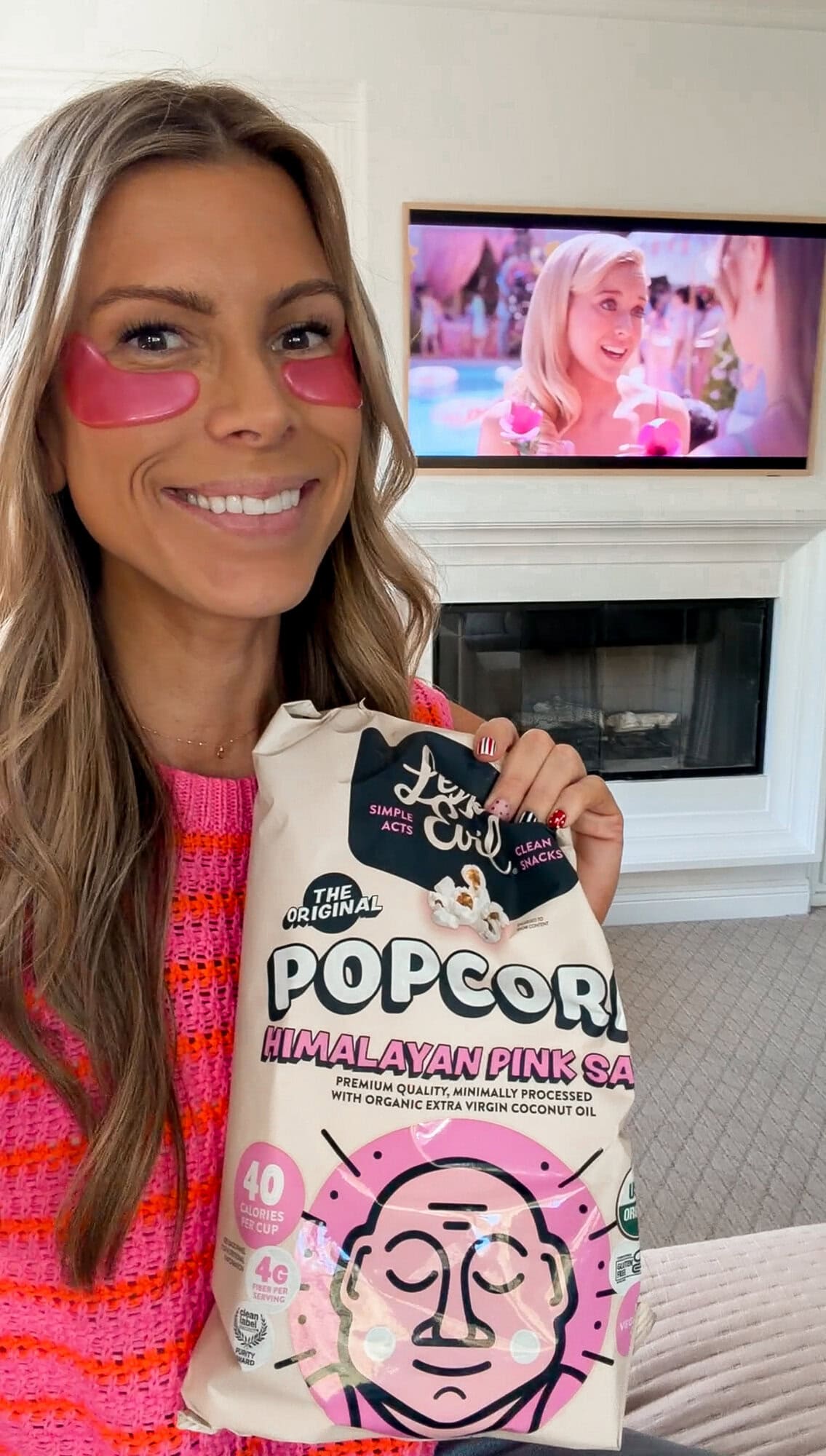 Pink Himalayan salt popcorn for Elle watching party